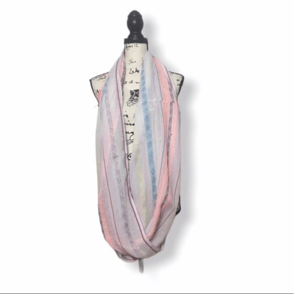 Light colored infinity wrap scarf - image 3