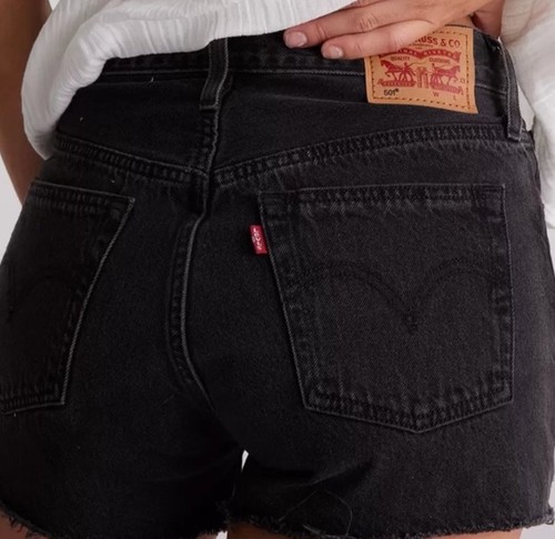 LEVI'S PREMIUM 501 SHORTS HIGH RISE BUTTON FLY WOMENS SIZE 26 FADE BLACK NEW - Picture 3 of 8