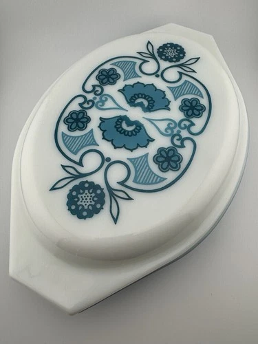 Vintage Pyrex Horizon Blue 1 1/2 Quart Divided Casserole Dish With Lid 945C29