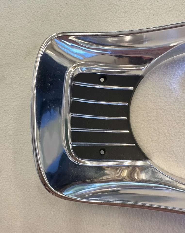 Новый из старых запасов MoPar 1970 Plymouth Fury I II III ободок фары со стороны пассажира правая сторона 70 - Изображение 2 из 4