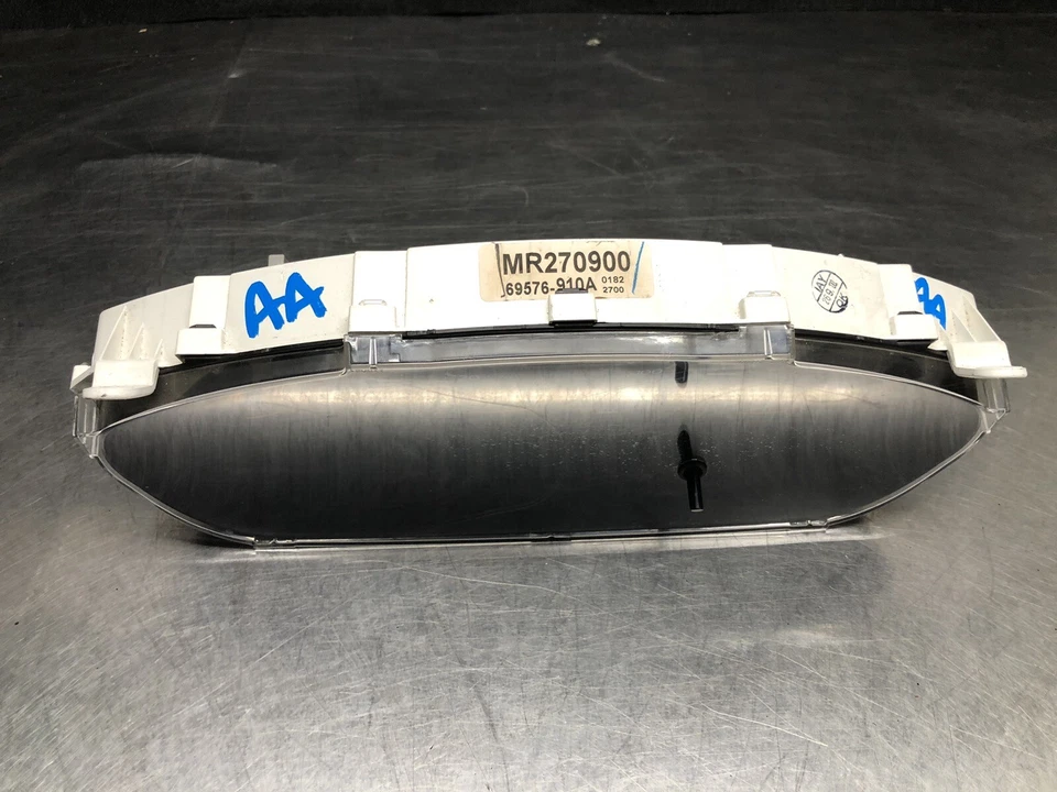 Cuadro medidor velocímetro instrumento Mitsubishi Galant 2.4 1999-2001 Foto 2 de 4