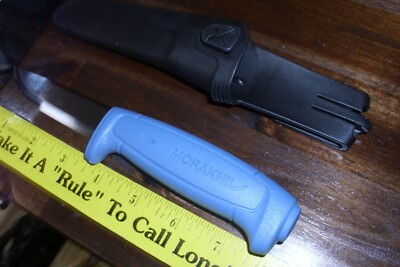 Morakniv Basic 546 (S) Fixed Blade Stainless Steel Blue Handle / Black Sheath