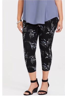 Torrid Studio Ponte Slim Fix Pull-On Leggings Crop Pixie Pants Floral Black