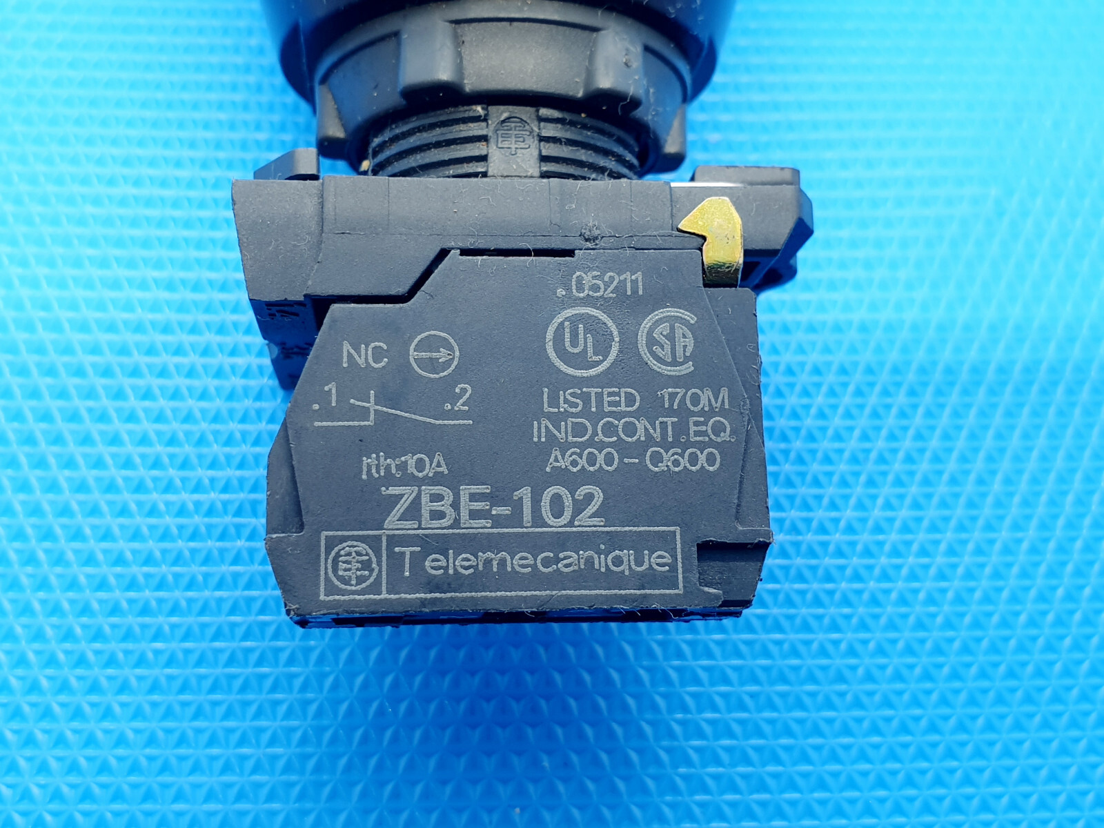 TELEMECANIQUE ZBE-102 Kontaktblock + NOT Aus Schalter Inkl. MwSt | eBay