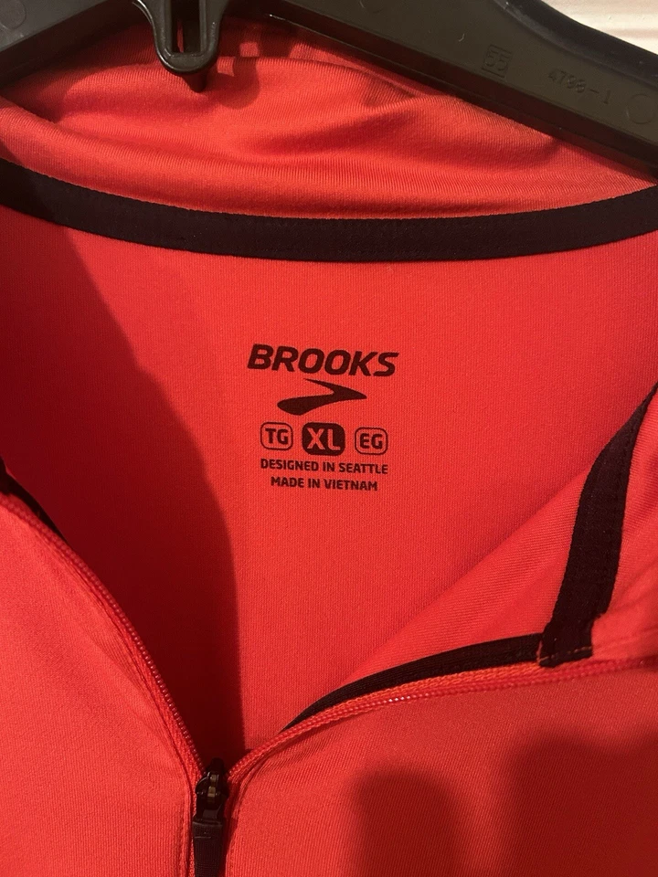 Brooks Quarter Zip Pullover Men’s Extra Large Red And Black - Image 4 of 4