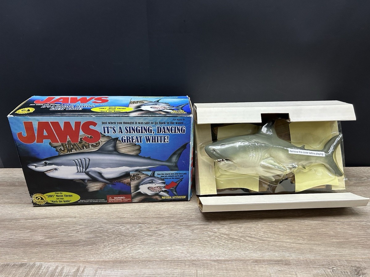 シンギングジョーズ Jaws Singing & Dancing Motion Activated Great White Shark by Gemmy