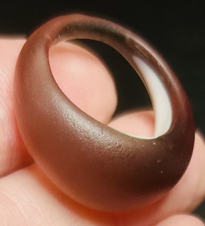 VTG Sz 7 Frosted Plum Art Glass White Inside Artesian Ring