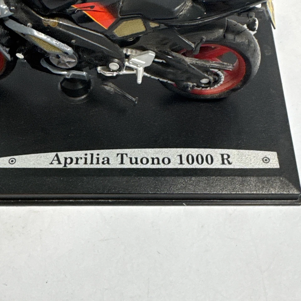 Solido Moto Collector Aprilia Too 1000 R Motorcycle Bike W/ Stand Display - Image 2 of 4