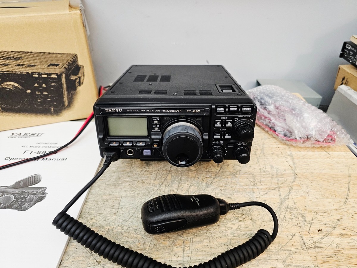 Yaesu FT-897Dトランシーバー ブラック Yaesu FT-897D Ham Radio Transceiver - Black for sale online