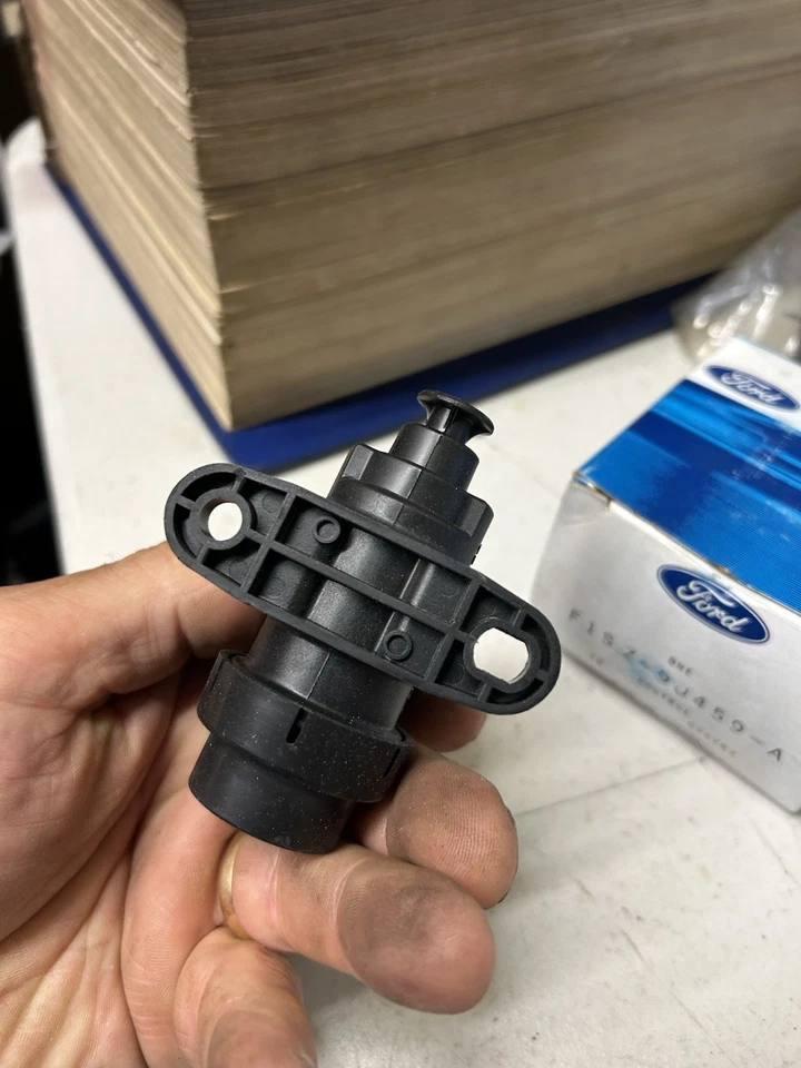 REGULADOR DE CONTROL DE VACÍO ORIGINAL FORD THUNDERBIRD EGR 1991-95 F1SZ-9J459-A Foto 2 de 4