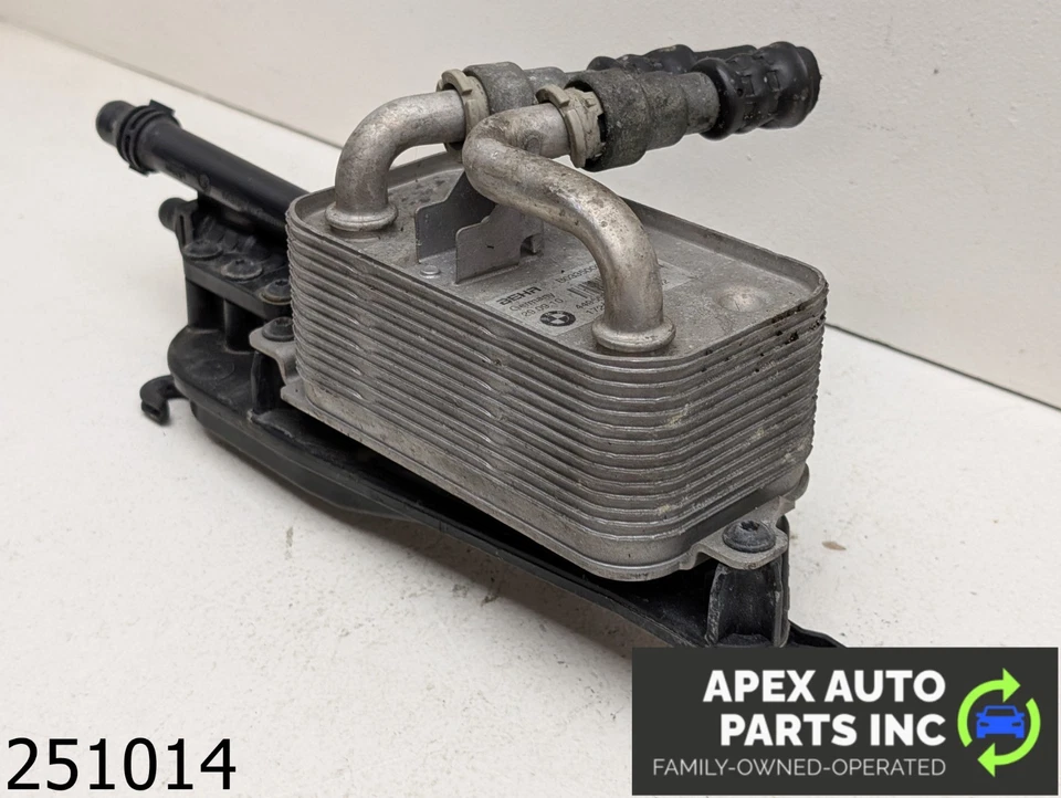 Enfriador de aceite y montaje BMW 745Li 2002-2005 OEM 4,4 L Foto 2 de 4