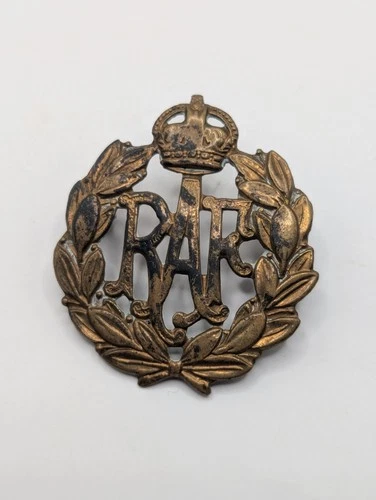 Genuine WW2 RAF Royal Air Force Cap Badge. British Military Vintage