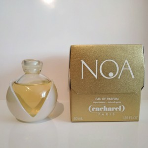 cacharel noa perle douglas