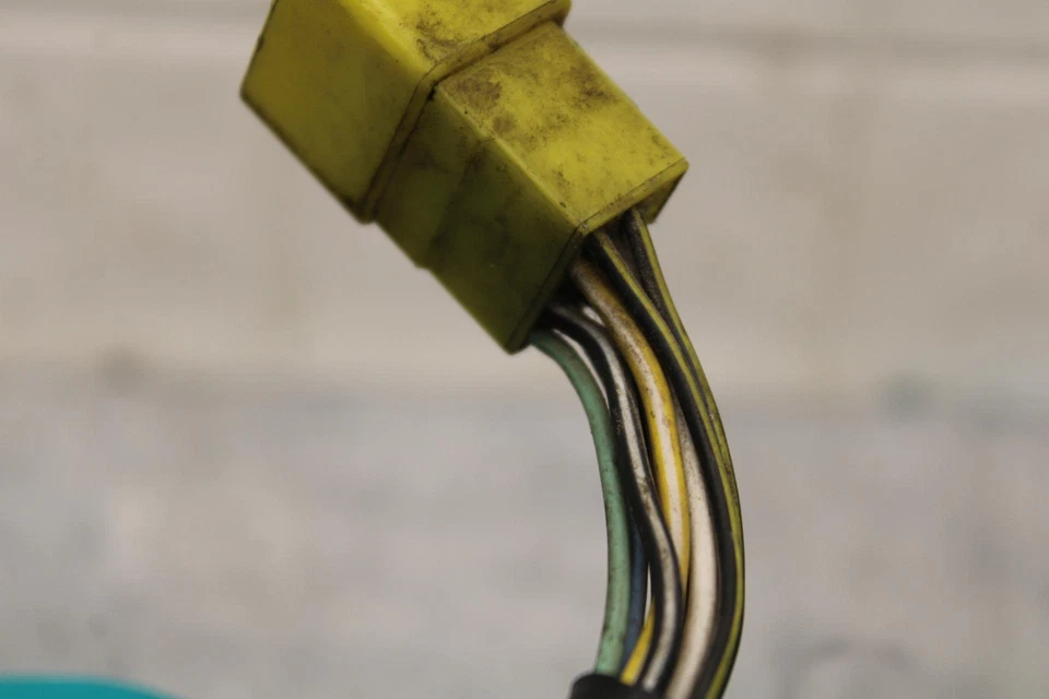 Suzuki GSXR600 1999 clip izquierdo en mango bocina interruptor señales BB580 Foto 4 de 4