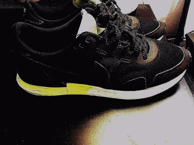 nike air pegasus lime green