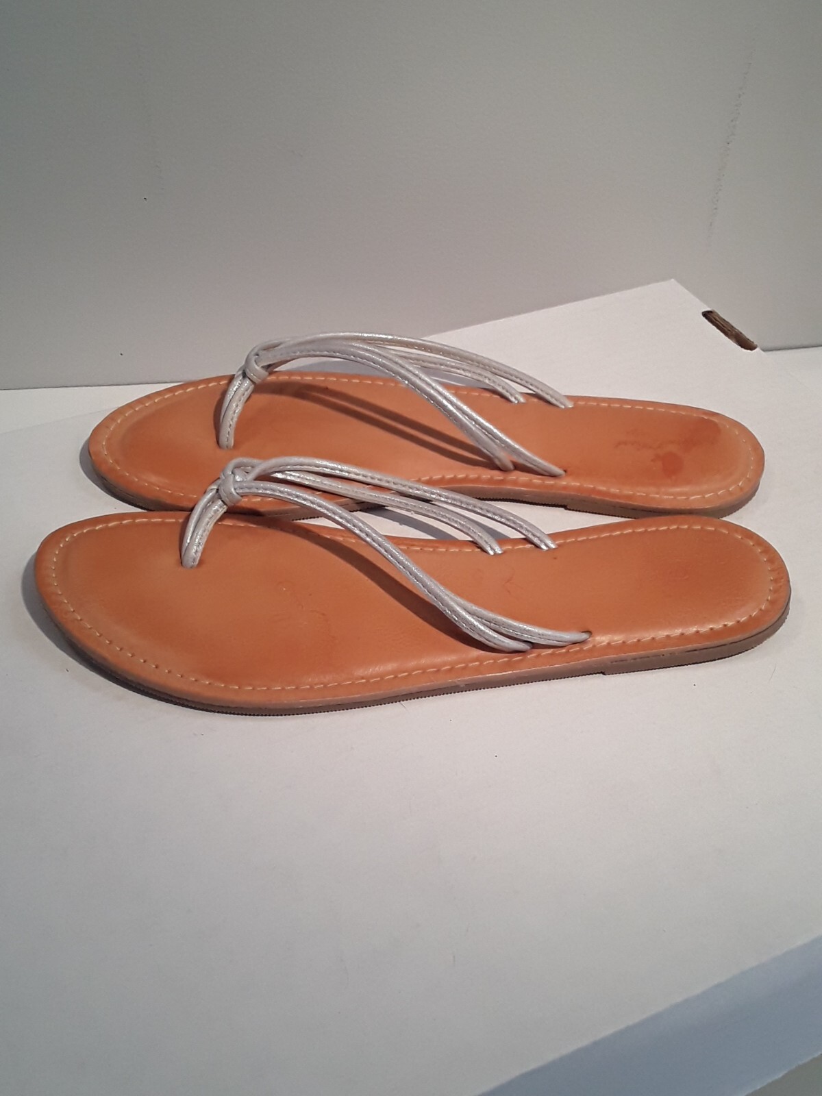 universal thread shoes 9 - image 4