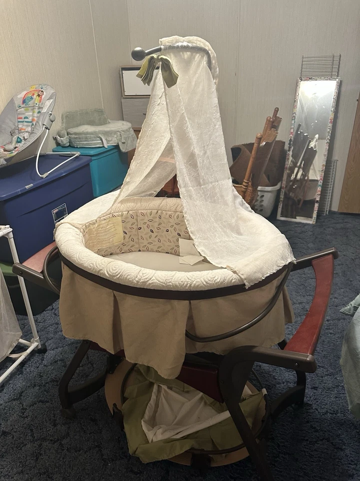 Cuna Fisher Price Zen Collection lanzada en 2008 y descontinuada en 2013 Foto 2 de 3