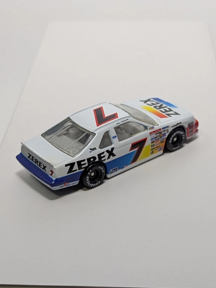 Coche diecast Winners Circle Nascar 2000 Alan Kulwicki #7 Foto 2 de 4