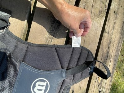 Protège-Poitrine & Genouillères Wilson EZ Gear Catcher - Taille Petits 5-7 Ans - Neuf