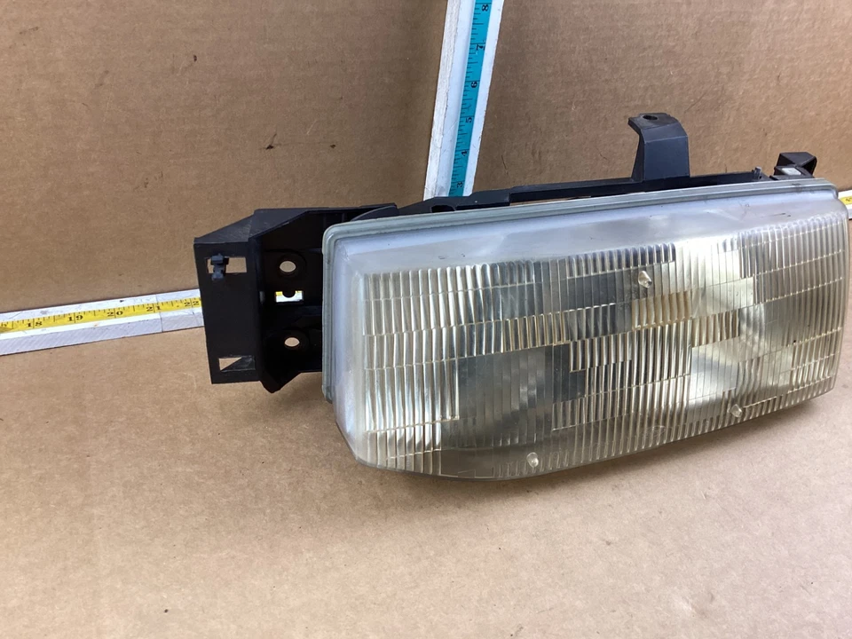 Conjunto de farol dianteiro esquerdo do lado do motorista Ford Escort 1991-1996 fabricante de equipamento original - Imagem 2 de 4