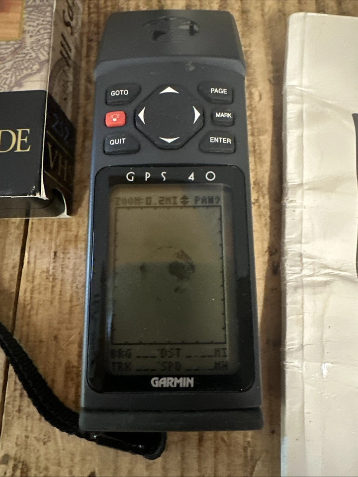 Garmin GPS 40 GPS40 Handheld Hiking Personal Navigation Device Working - Read - Image 2 of 4