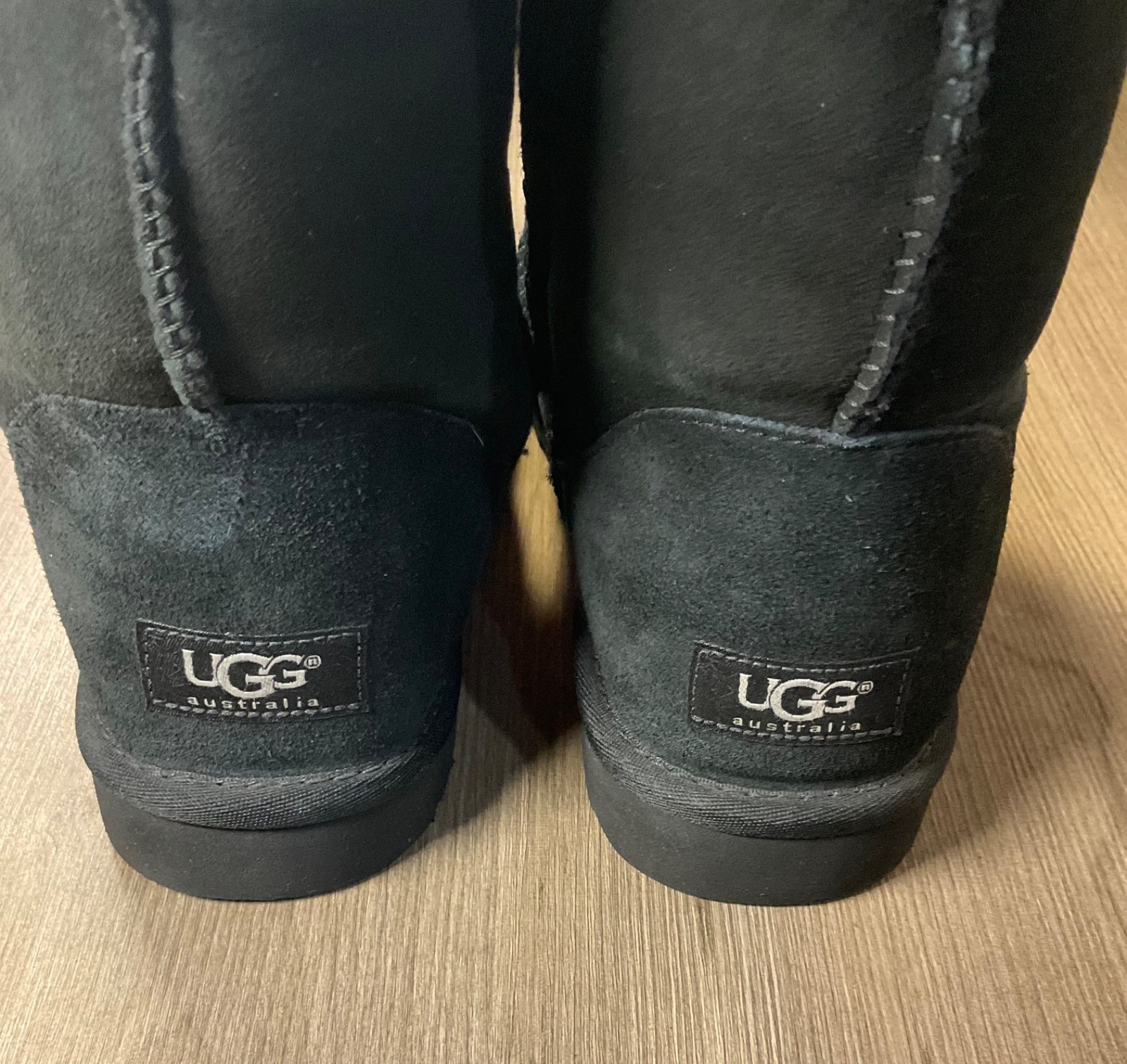 UGG 클래식 쇼츠 여성용 사이즈 8 블랙, 상태 매우 좋음 3