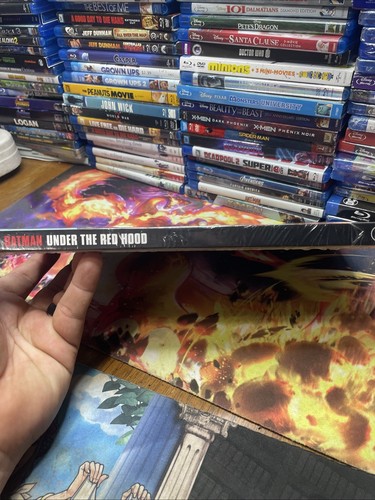 Batman Under the Red Hood Blu-ray Disc 2016 2Disc Set Includes Graphic Novel - Picture 2 of 9