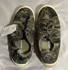 NWT Time Tru Scrunch Back Sneaker Memory Foam Canvas Green Camo Women Shoe 6.5