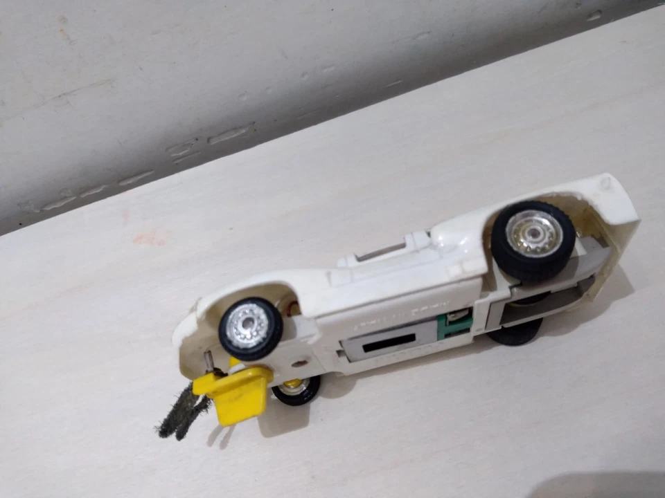 FUNZIONA POLISTIL policar Chaparral 2D A76 SLOT CAR  1/32 - 1969 - Immagine 4 di 4