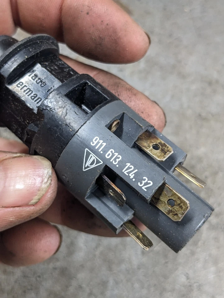 Genuine 74CH33B Hazard Flasher Switch Fits 1973-1989 Porsche 911 - Image 3 of 4