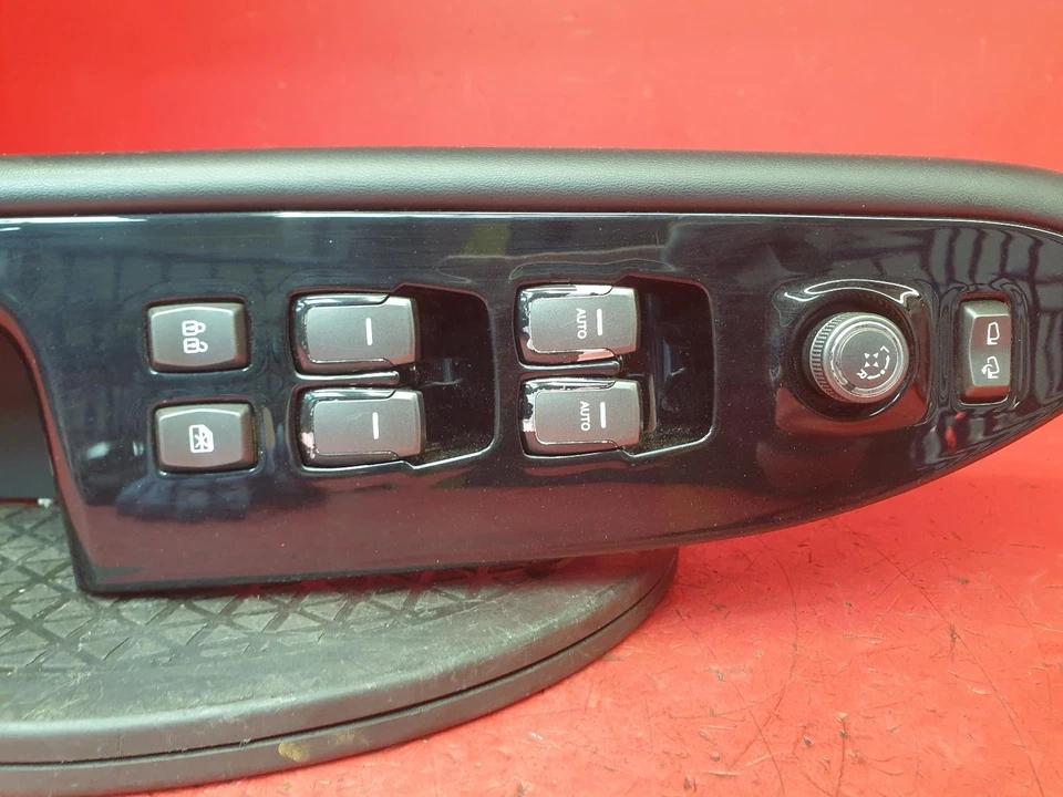 SSANGYONG REXTON RIGHT FRONT ELECTRIC WINDOW SWITCH 2018 - Изображение 2 из 4