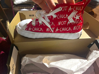 Converse Chuck Taylor All Star Kids US 10 Red/White Canvas High Top Sneaker NIB