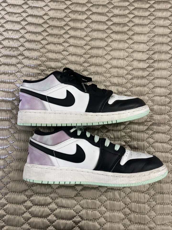 Air Jordans 1 Boys  6y Mid White/black / Purple / Green.  Excellent Condition - Image 4 of 4