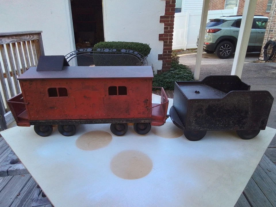 Pressed Steel Toy Cor-Cor Plus Train Cars. Look! - Image 2 of 4