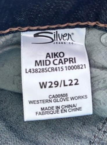Silver Jeans Aiko Capri 29 Thick Stitch 29X22 Factory Fade & Whisking - Picture 8 of 8