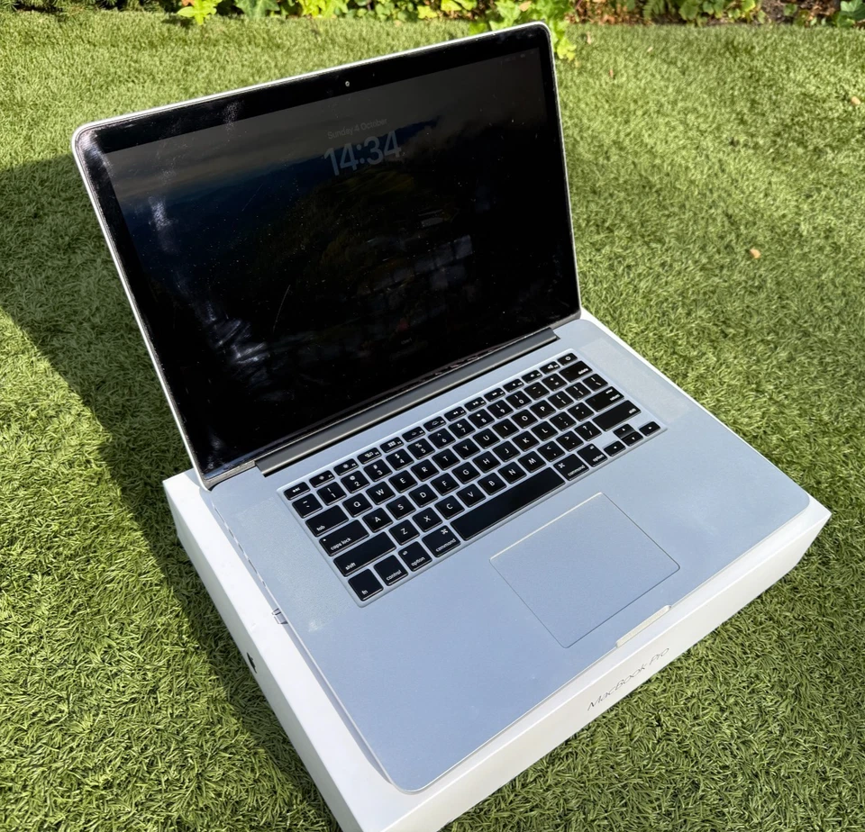 Apple MacBook Pro 15" 2015 · i7 · 16GB · 250GB, photo 2 of 5