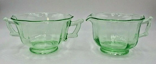 Beautiful 1930s CAMBRIDGE Light Green Depression Glass Sugar Pot & Creamer Set