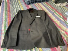 NWT 945 Hugo Boss  Hugo    Hutson - Gander  Mens Suit 42S - Absolutely Mint   