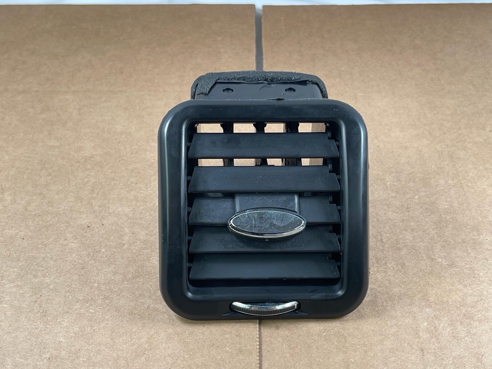 Maserati Quattroporte M139 AC A/C Air Vent Front Right / Left Console OEM 03-13