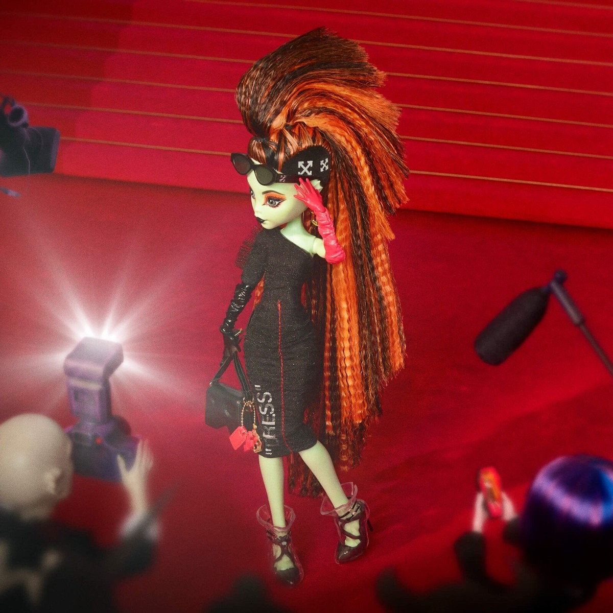 Monster High Mattel Creations Off-White c/o Electra Melody Doll In