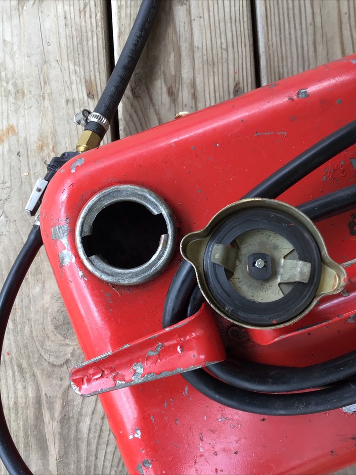 Quicksilver Metal Outboard Motor Boat 3 Gallon Gas Tank Can VINTAGE w