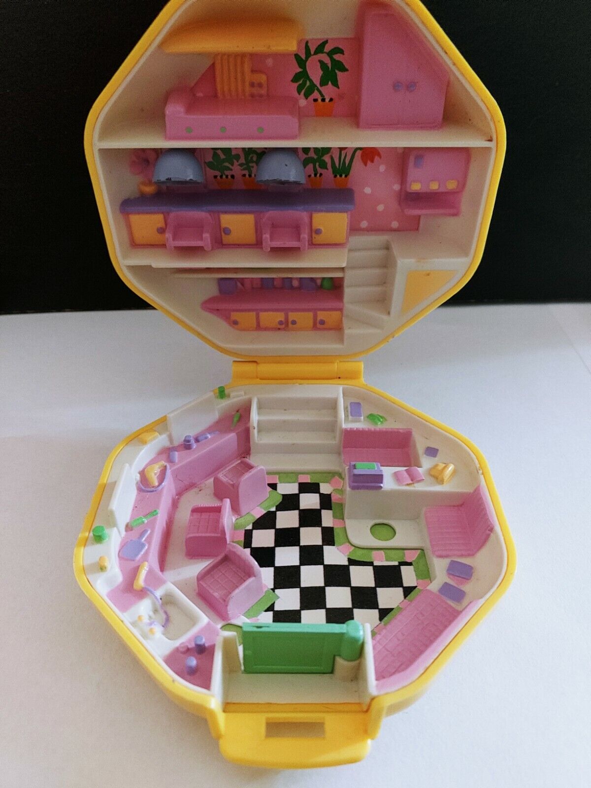 Polly Pocket: Polly's Hair Stylin' Salon