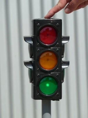 VERTRIEB DURCH WIM-SHOP Kinder Verkehrs-AMPEL mit AUTOMATIK-LICHT & TÖNE in MAXI Höhe 72 cm 10345