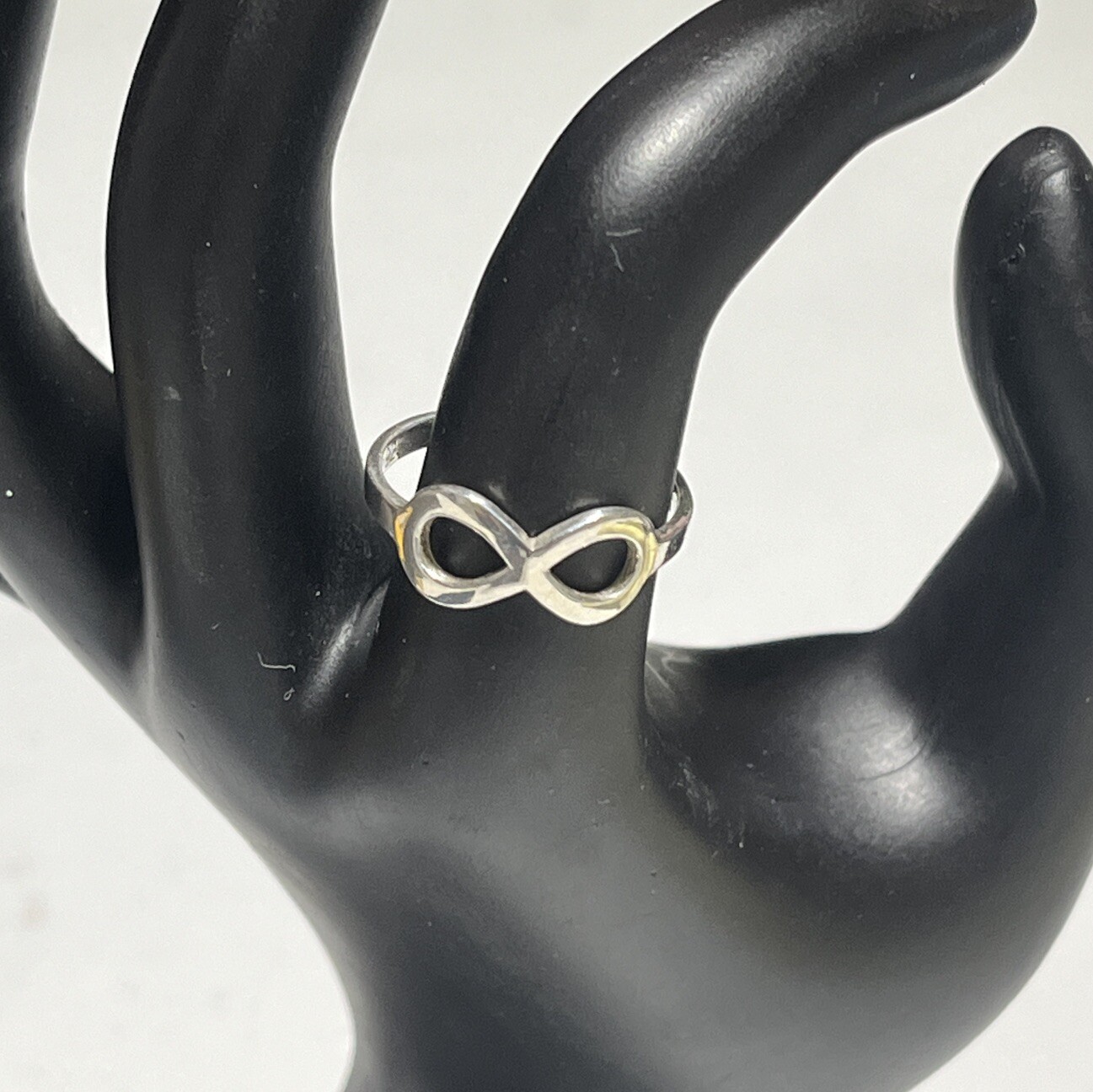 STERLING SILVER SIZE 8 INFINITY RING STAMPED 925 … - image 1
