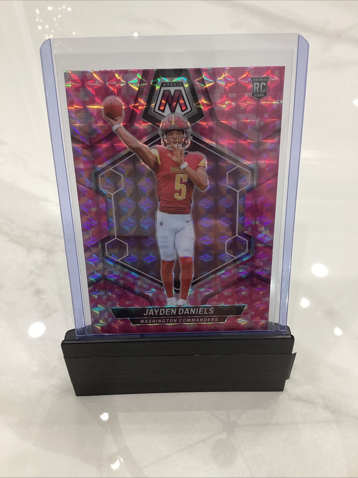 2024 Panini Mosaic - Rookies Jayden Daniels #302 Camo Pink Mosaic Prizm (RC)