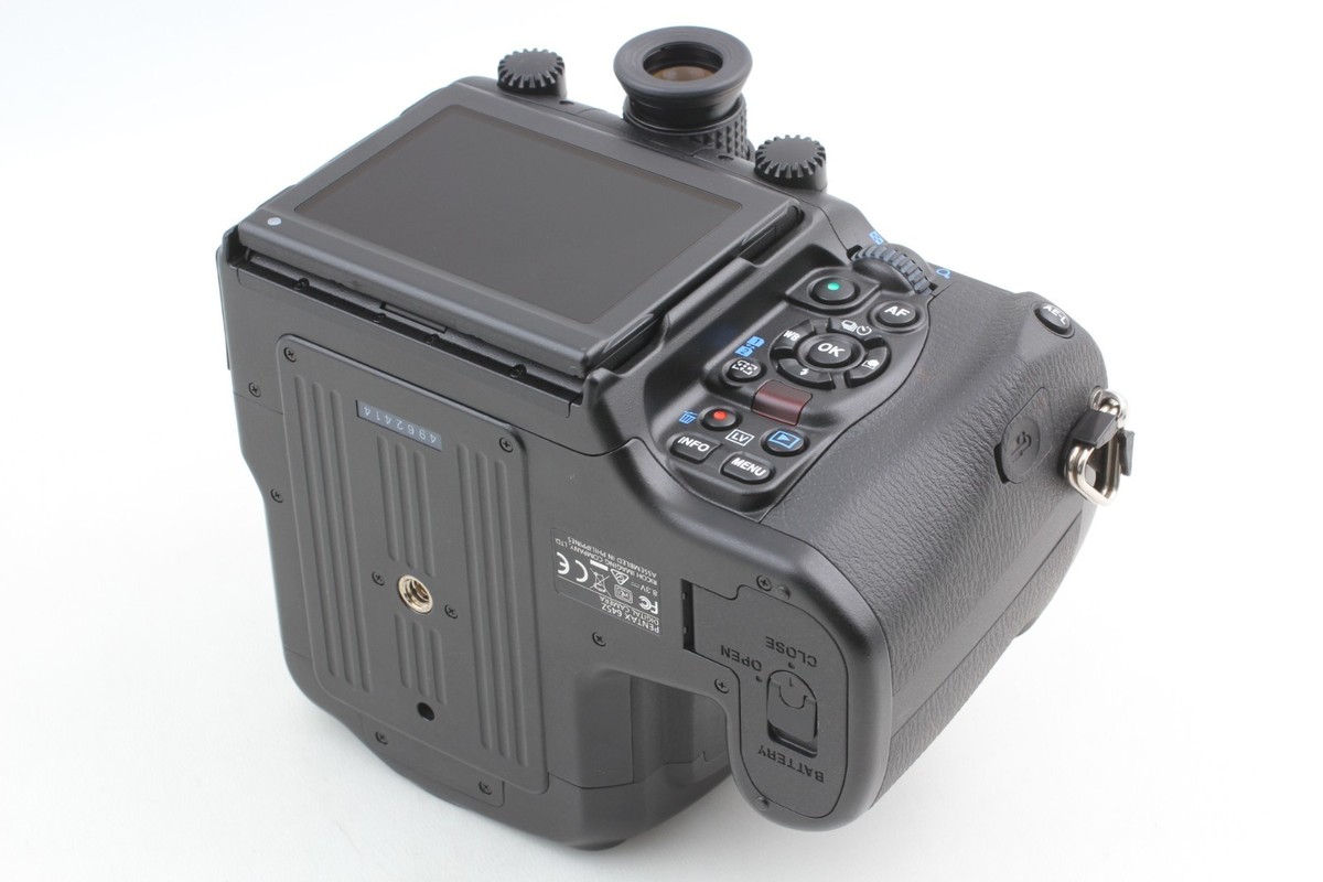 Almost Unused】 Pentax 645Z 51.4MP Digital Camera + FA 75mm f2.8
