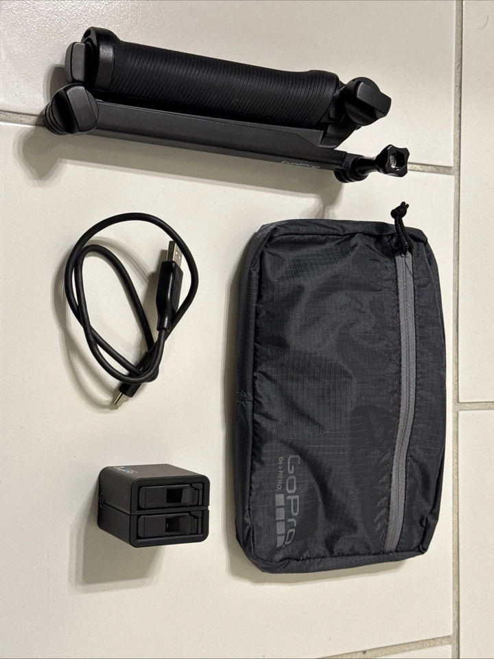 Paquete de cámara de acción GoPro HERO4 negra carcasa impermeable agarre cargador estuche Foto 4 de 4