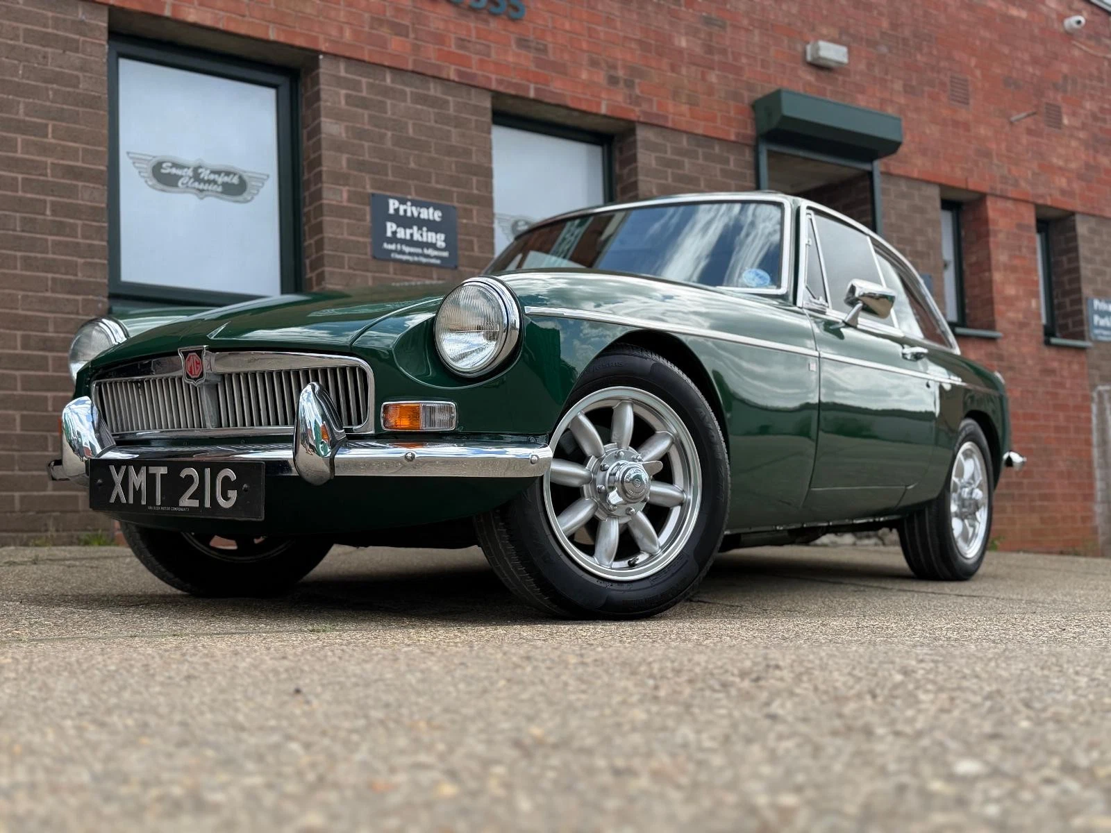 1968 MGB GT British Racing Green Overdrive 15 Minilites
