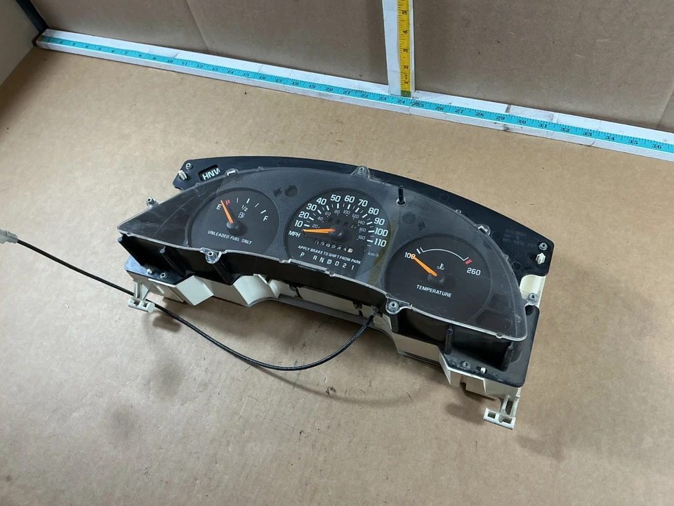 Cuadro de instrumentos velocímetro Chevrolet Lumina 1997-1999 39 k millas Foto 4 de 4