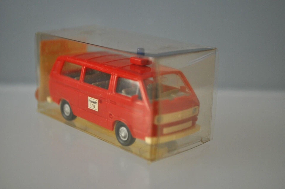 Wiking 603 (603/12A) Volkswagen Transporter T3 Fire Van - NEW w/BOX - Image 2 of 4